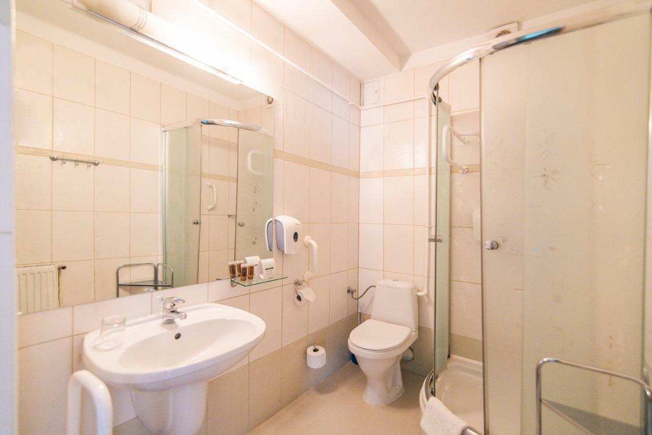Hotel Forum Жешув Экстерьер фото