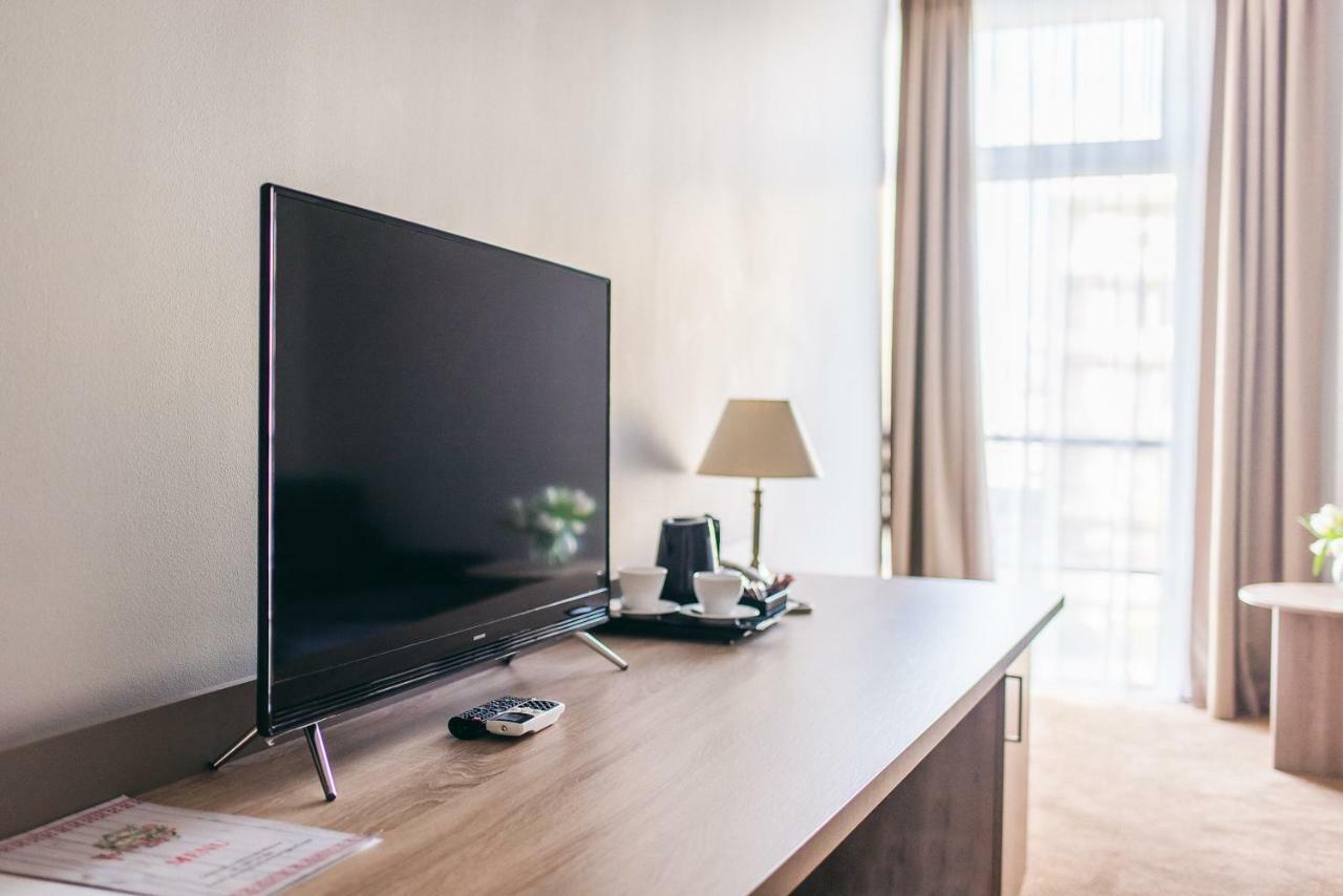 Hotel Forum Жешув Экстерьер фото